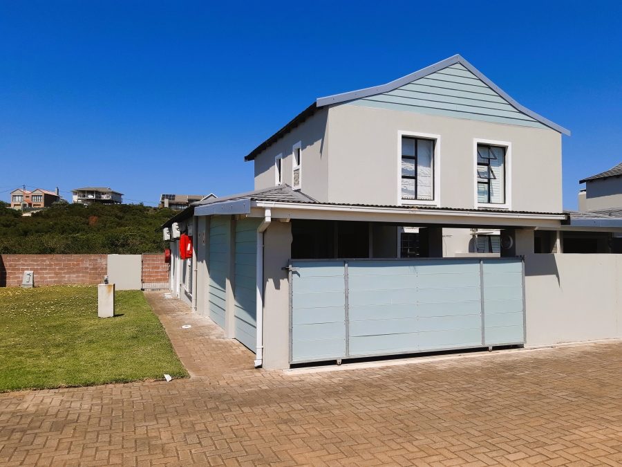 4 Bedroom Property for Sale in Paradise Beach Eastern Cape